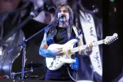 Juanes se presenta en la Ciudad de México con un espectáculo lleno de energía