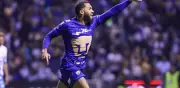 Juninho brilla en Pumas: iguala en 2 meses sus goles de todo 2025 en Brasil