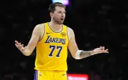 Luka Doncic lidera el renacer de los Lakers con estadísticas históricas en la NBA