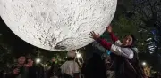 Luna Gigante en Reforma extiende su exhibición hasta el 5 de abril por alta demanda