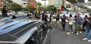 Manifestantes mantienen bloqueo intermitente en Periférico Sur previo a partido México-Portugal