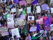 Marchas del 8M en Baja California: Exigen justicia ante aumento de feminicidios y critican a FGE