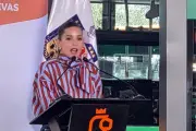 Mariana Rodríguez lanza mensaje electoral en evento oficial, generando polémica