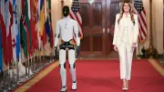 Melania Trump presenta robot humanoide en la Casa Blanca durante cumbre global
