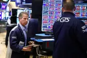 Mercados de EU en Caída Libre: Dow Jones Se Desploma Más de 1,000 Puntos