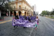 Miles de mujeres marchan en CDMX exigiendo justicia y derechos en el Día Internacional de la Mujer