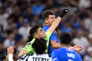 Monterrey se Desmorona en Casa: Cruz Azul Gana 3-2 en un Partido Lleno de Emoción