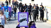 Mujeres en Chilpancingo exigen justicia en marcha del 8M: 'Un violador no será gobernador'