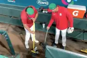 México limpia su dugout antes del clásico mundial de béisbol