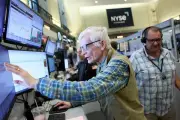 Índices S&P 500 y Dow Jones Caen al Cierre en Wall Street