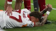 Noa Lang sufre grave corte en dedo y será operado tras choque en Galatasaray vs Liverpool