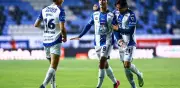 Pachuca vence 2-1 a Puebla en Liga MX pese a jugar con 10 hombres desde el minuto 20