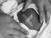 PAN en CDMX pide campañas contra práctica de poner objetos en ombligo de bebés