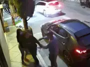 Pareja armada roba camioneta a mujer en Cuautitlán Izcalli; video viral revela modus operandi