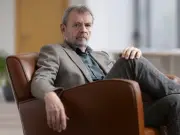 Pierre Lemaitre culmina su tetralogía 'Los años gloriosos' con novela sobre inmigración española