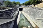 Reaparece flujo de agua sucia en canal de la Ciudad de México