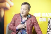 Rob Schneider pide reinstaurar el servicio militar obligatorio en México