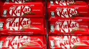 Roban 12 toneladas de KitKat en Europa: Nestlé alerta sobre posible escasez previa a Pascua