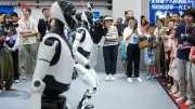 Robots Humanoides Deslumbran en Año Nuevo Chino, Reflejando el Poderío de la IA en China