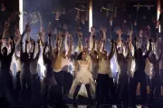 Rosalía y Björk sorprenden con fusión orquestal y techno en los Brit Awards 2026