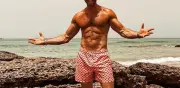 Sebastián Rulli celebra su cumpleaños con atrevidas fotos desnudo en redes sociales