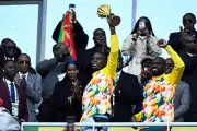 Senegal celebra victoria ante Perú pese a sanción previa por incidentes