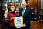 Sheinbaum Recibe al Presidente de la FIFA para Dialogar Sobre el Futuro del Fútbol en México