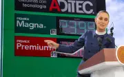 Sheinbaum Renueva Acuerdo para Congelar Precio de Gasolina Regular en 24 Pesos