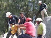 Tlalnepantla activa operativo tras desprendimiento de roca volcánica en colonia