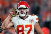 Travis Kelce Renueva con Chiefs por Tres Años y 54 Millones de Dólares