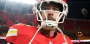 Travis Kelce Renueva con Kansas City Chiefs por Lealtad, Aunque el Contrato Cambia