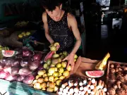 Trump amenaza con 'tomar Cuba' y la describe como nación en ruinas