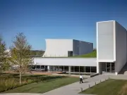 Trump cambia dirección del Centro Kennedy en medio de polémica por cierre de dos años