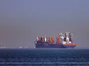 Trump evalúa medidas adicionales para contener precios de gasolina por crisis en Ormuz