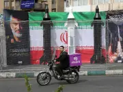 Trump pospone ataques a Irán por 5 días tras supuestas negociaciones; Teherán lo niega