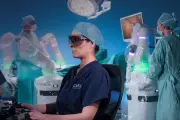 UNAM y Hospital General capacitan a estudiantes en cirugía robótica de vanguardia