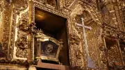 Video exhibe a presunto colaborador robando limosnas en Catedral de Tehuacán, Puebla