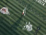 Zócalo bate récord Guinness con clase masiva de fútbol y reutilizará césped en 300 canchas