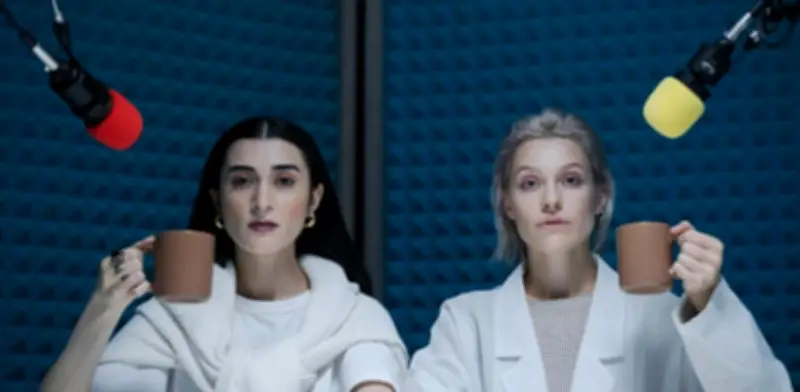 6 Podcasts de Biohacking en Español para Transformar tu Salud y Bienestar