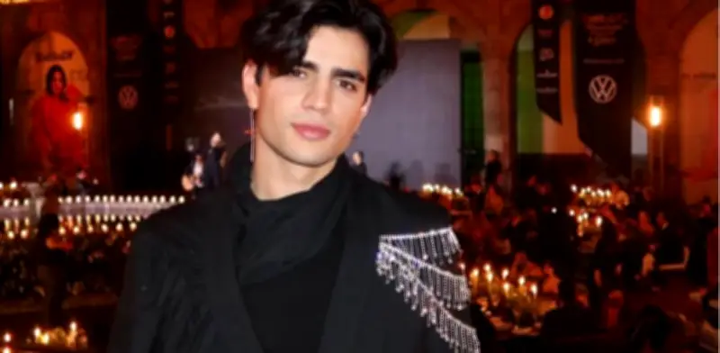 Aarón Mercury se prepara con clases de actuación para posible debut en telenovela