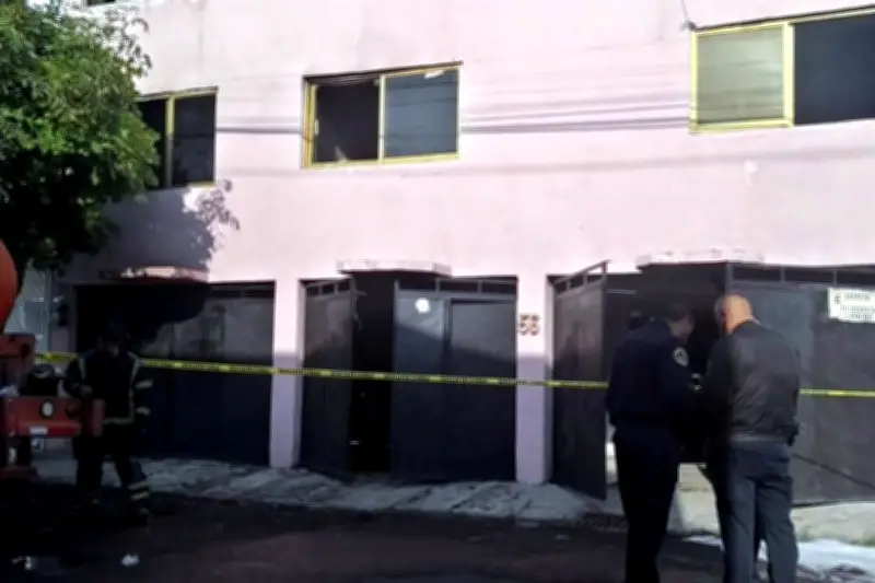 Adulto mayor fallece en incendio de vivienda en Iztapalapa, CDMX