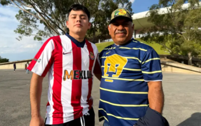 Afición vive Chivas vs Pumas con pasión, pero sin etiqueta de clásico en el fútbol mexicano