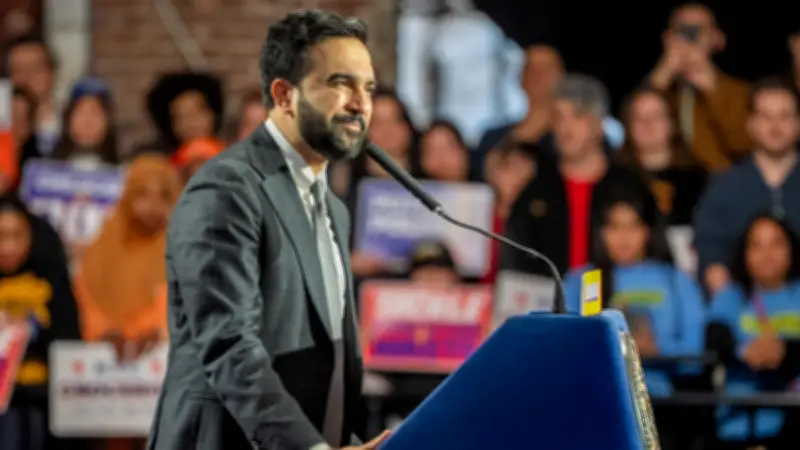 Alcalde de NY alerta crisis fiscal histórica y pide más fondos estatales