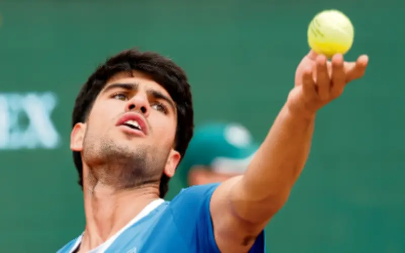 Alcaraz Demuestra Su Favoritismo en Montecarlo con Contundente Victoria sobre Báez