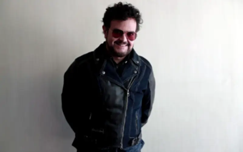 Aleks Syntek reaparece en redes ignorando polémica legal: '¡Hay Syntek!'