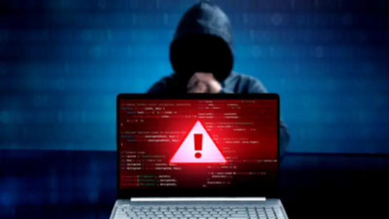 Alerta en CDMX: Ciberdelincuentes suplantan artistas para robar datos de fans