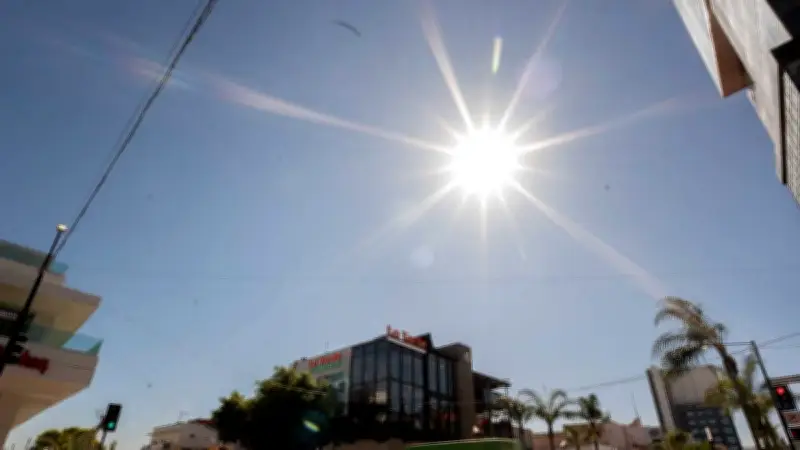 Alerta por intensa onda de calor: 8 estados superarán los 40 grados desde este martes