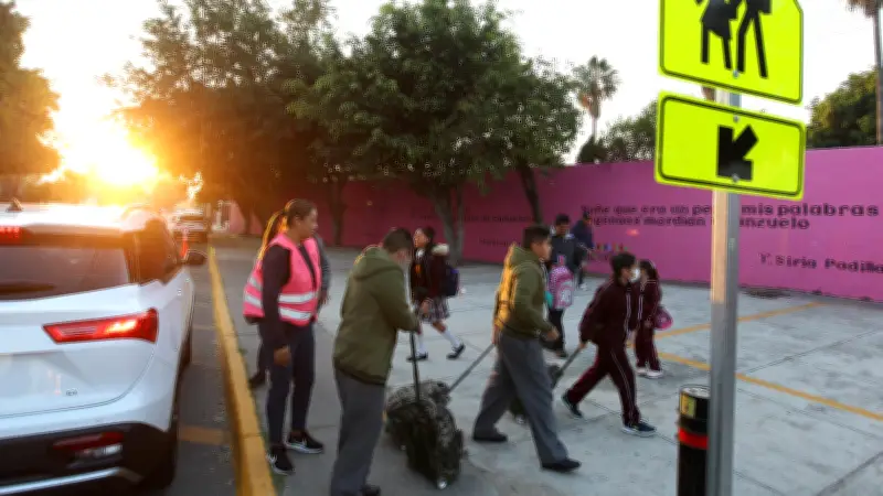 Amenaza de tiroteo en primaria de Morelos desata pánico y debate sobre protocolos