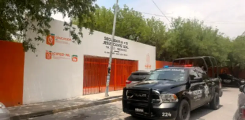 Amenaza de tiroteo en secundaria de Monterrey genera pánico y despliegue policial
