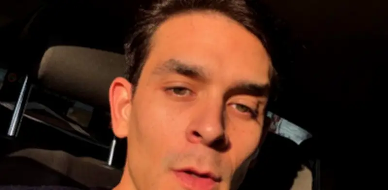 Andrés Johnson se disculpa tras broma sobre invasión de EU a México